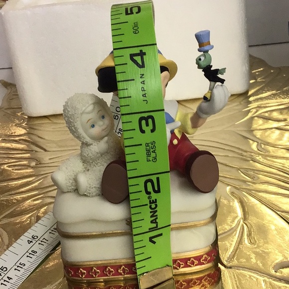 Department 56 Snowbabies guest collection. Walt Disney Showcase collection - Picture 12 of 13